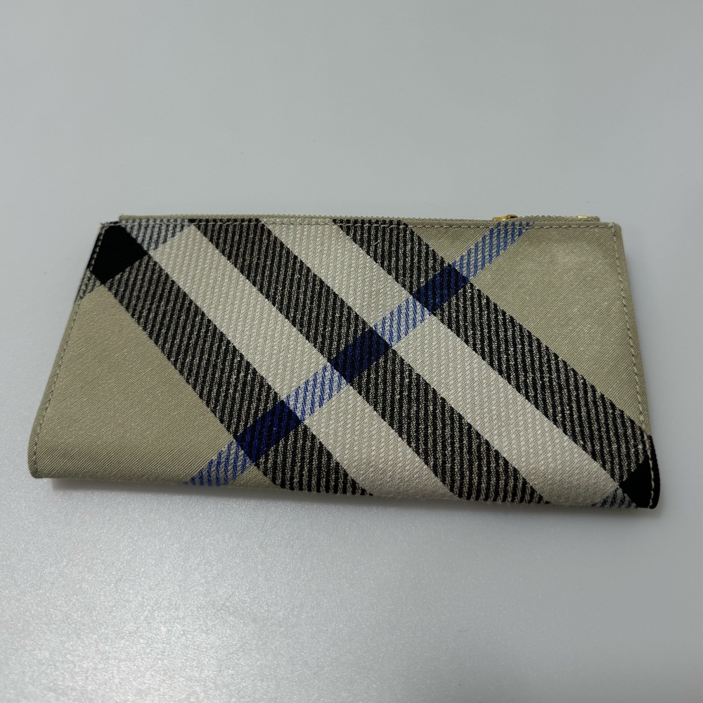 Burberry Gray Long Zip Bifold Wallet Beige